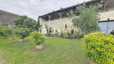 Maison - 334 m² - 10 pièces