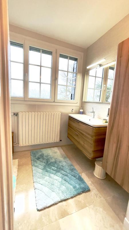 Propriété - 257 m² - 9 pièces