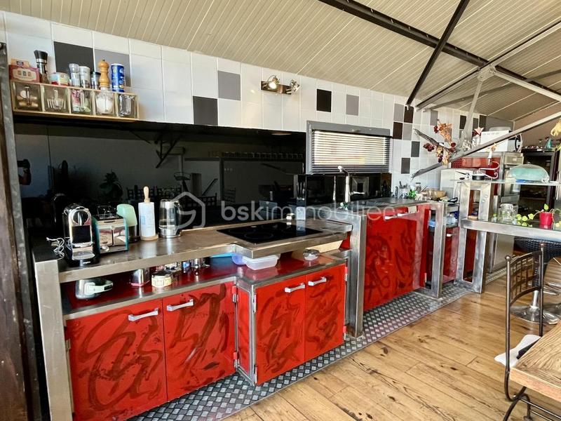 Loft - 147 m² - 8 pièces