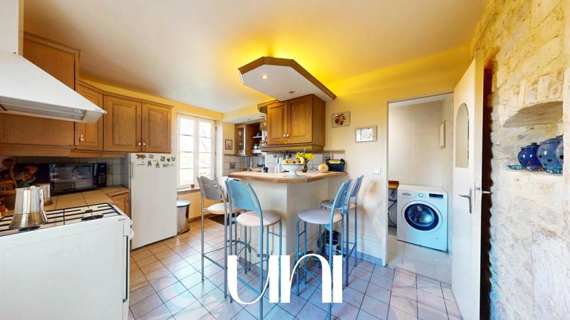 Maison - 388 m² - 12 pièces