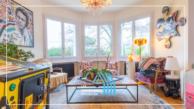 Maison - 280 m² - 9 pièces