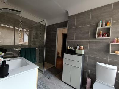 Maison - 180 m² - 5 pièces