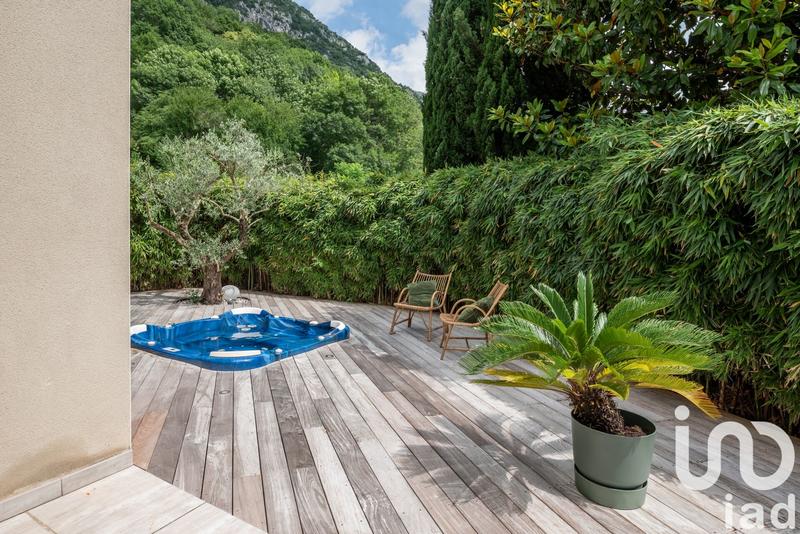 Maison de maîtres - 200 m² - 8 pièces