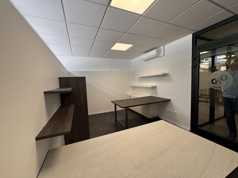 Bureau - 200 m² - 8 pièces