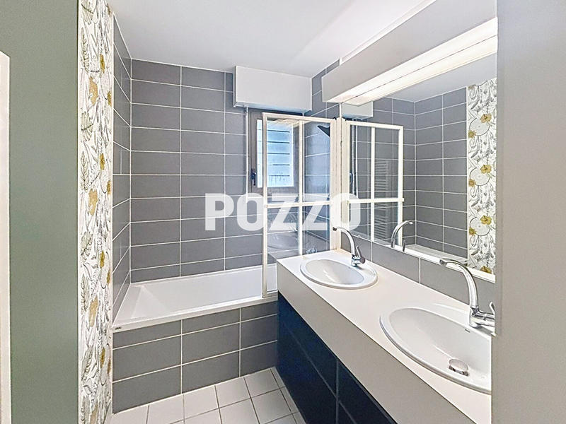 Appartement - 84 m² - 4 pièces