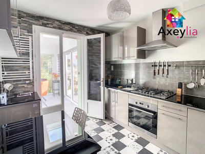 Maison - 98 m² - 5 pièces