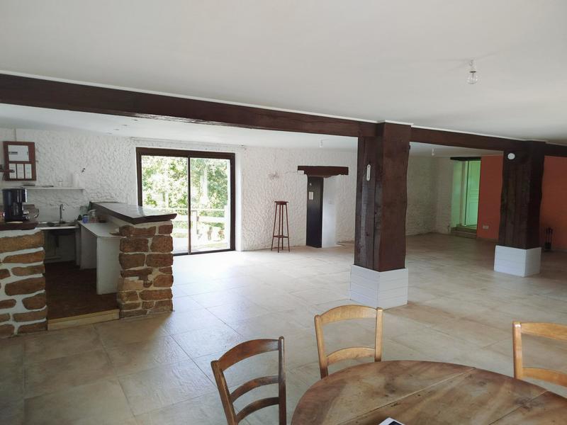 Maison - 305 m² - 9 pièces