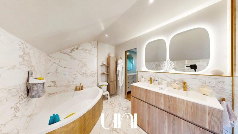 Maison - 180 m² - 5 pièces