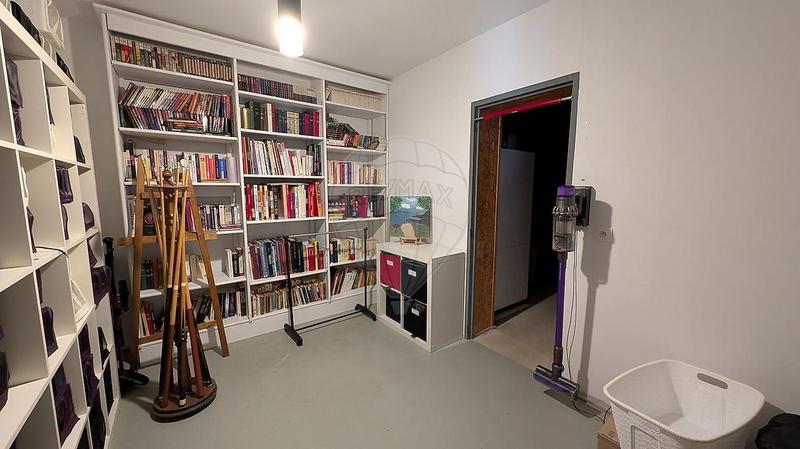 Maison - 290 m² - 9 pièces