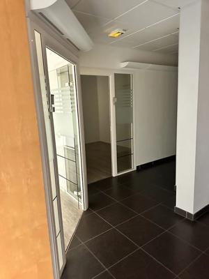 Local commercial - 105 m²