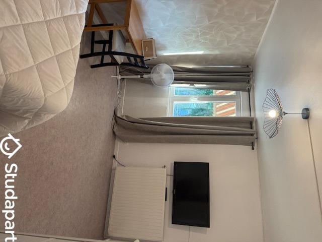 Chambre - 13 m² - 1 pièce