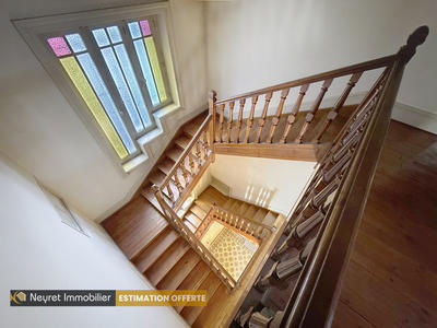 Maison - 277 m² - 12 pièces