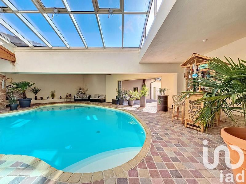 Maison - 277 m² - 10 pièces