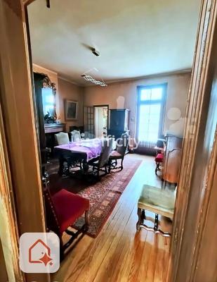 Maison - 250 m² - 10 pièces