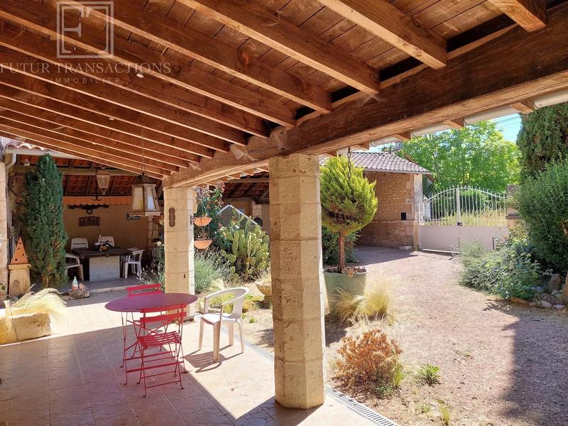 Maison - 137 m² - 6 pièces