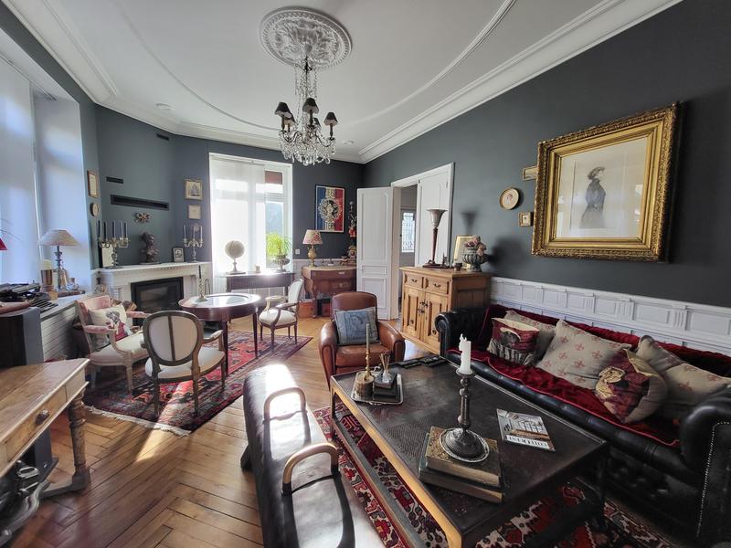 Maison - 225 m² - 10 pièces