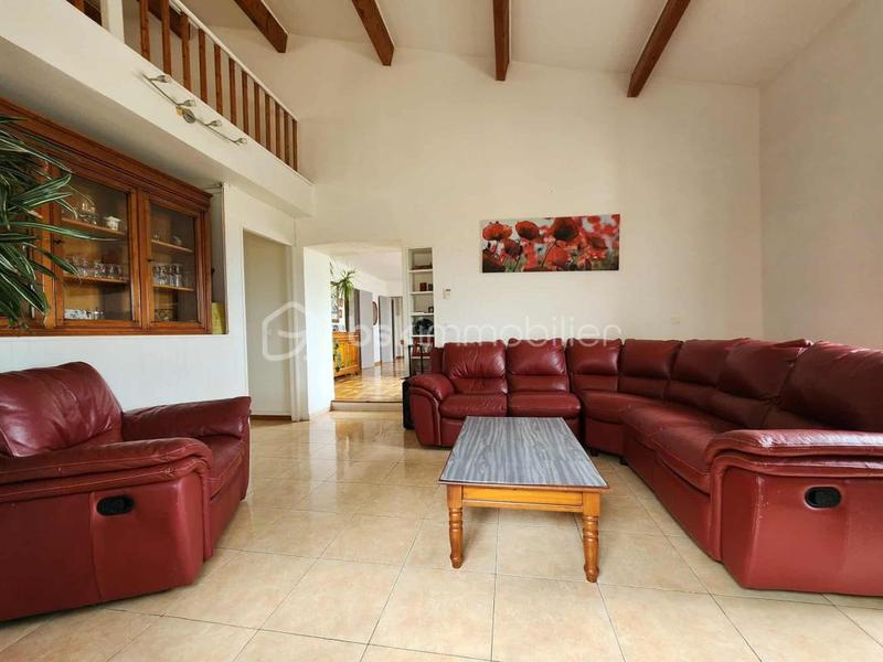 Villa - 214 m² - 9 pièces