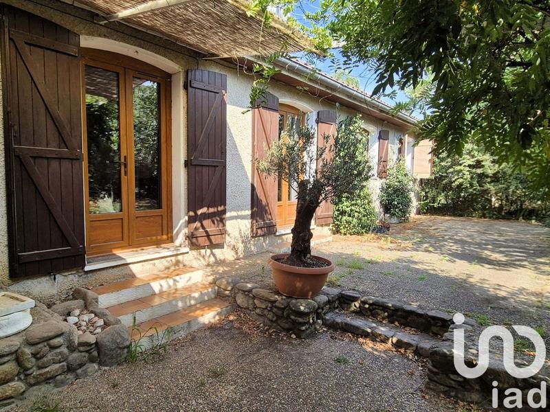 Maison - 331 m² - 5 pièces