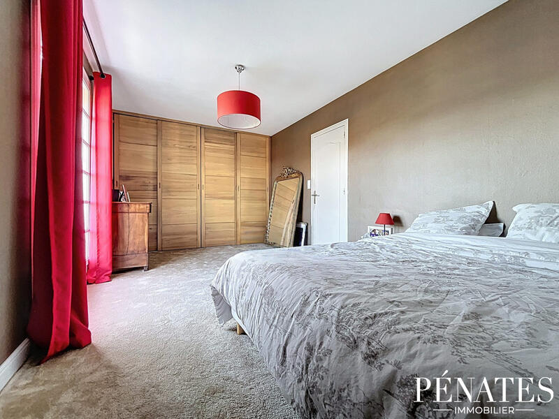 Maison - 140 m² - 5 pièces