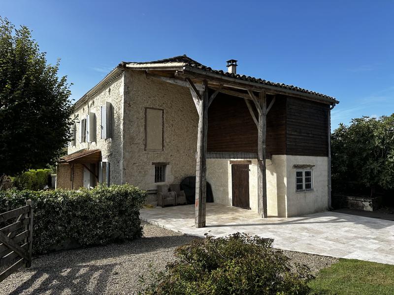 Maison traditionnelle - 178 m² - 6 pièces