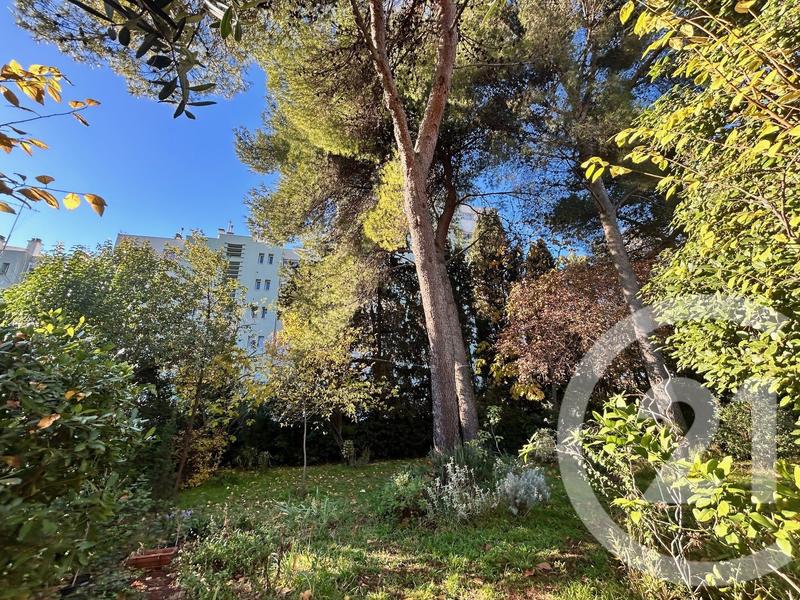 Appartement - 90 m² - 4 pièces