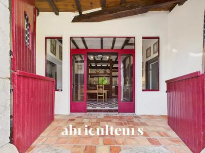 Propriété - 235 m² - 8 pièces