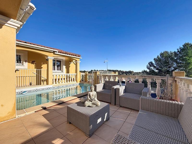 Maison - 166 m² - 7 pièces