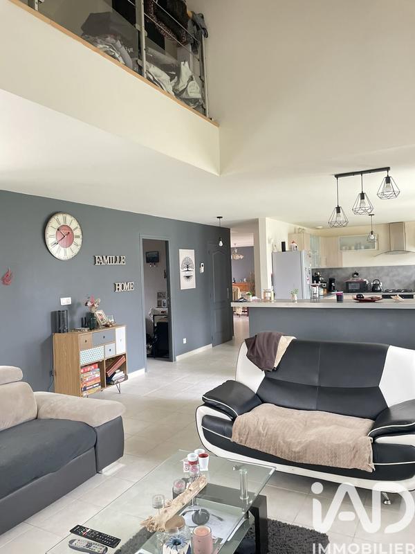 Maison - 235 m² - 8 pièces