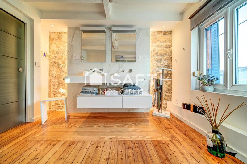 Maison - 335 m² - 11 pièces