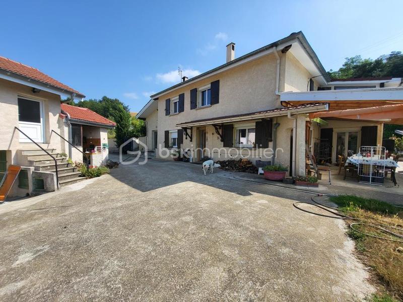 Corps de ferme - 269 m² - 12 pièces