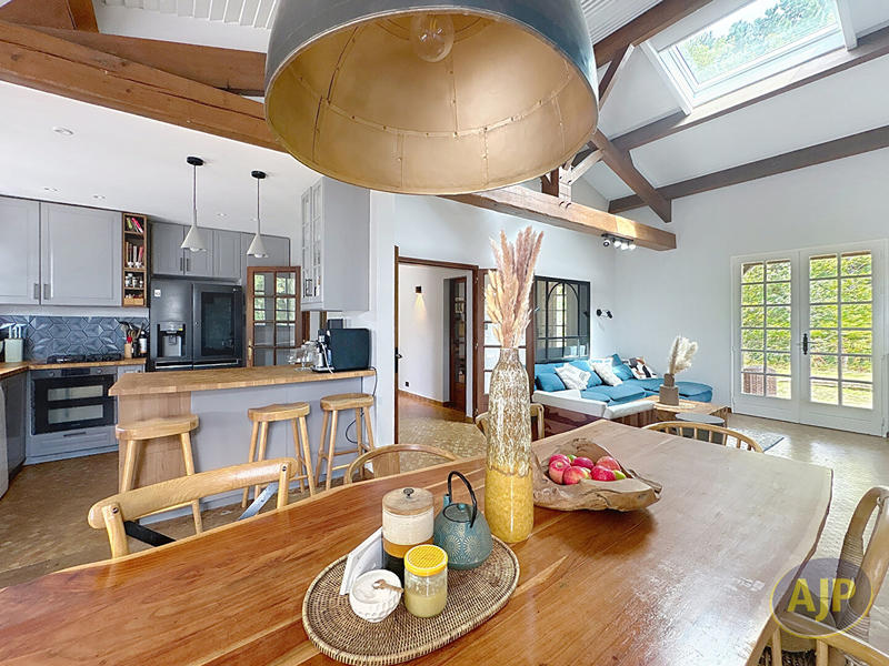 Maison - 141 m² - 6 pièces