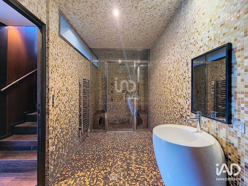 Maison - 600 m² - 14 pièces