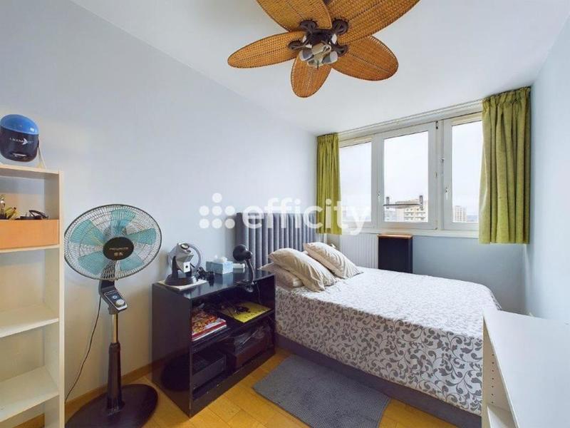 Appartement - 96 m² - 5 pièces