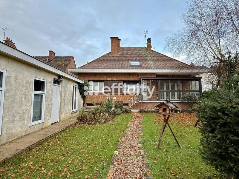 Pavillon - 179 m² - 9 pièces