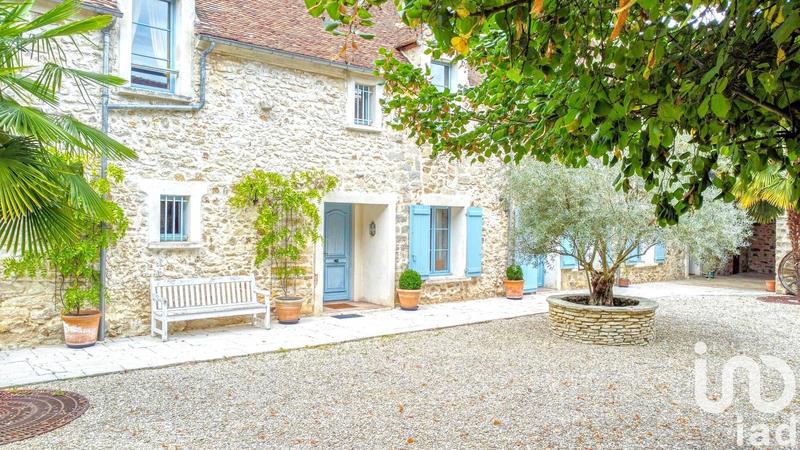 Maison - 281 m² - 10 pièces