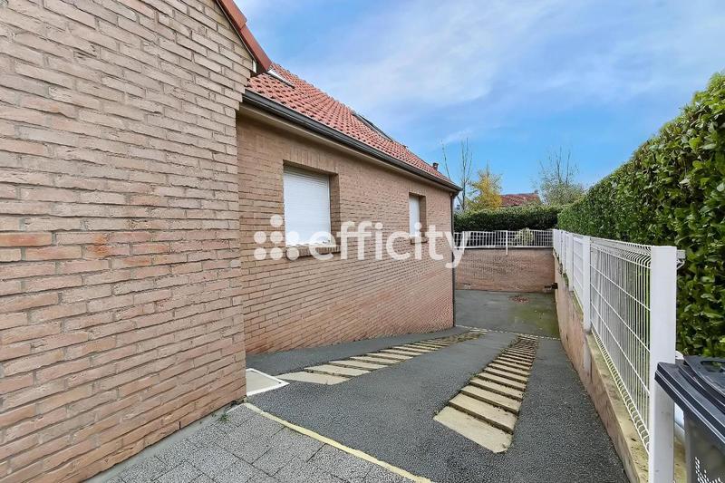 Maison - 234 m² - 8 pièces