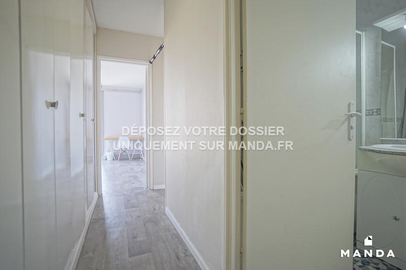 Chambre - 11 m² - 4 pièces