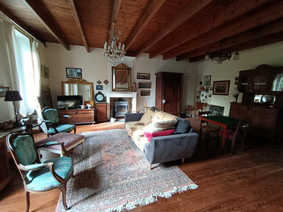 Maison - 287 m² - 10 pièces