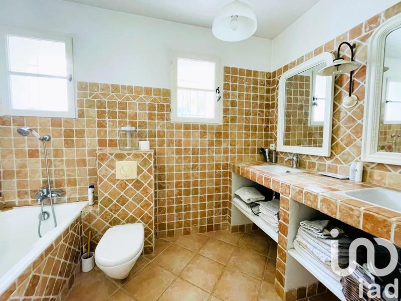 Maison - 196 m² - 7 pièces