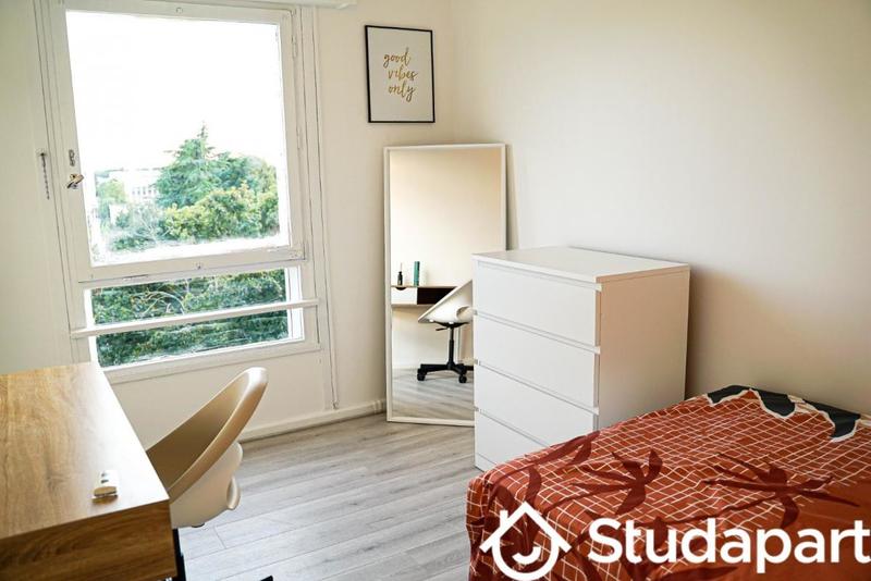 Chambre - 10 m² - 1 pièce