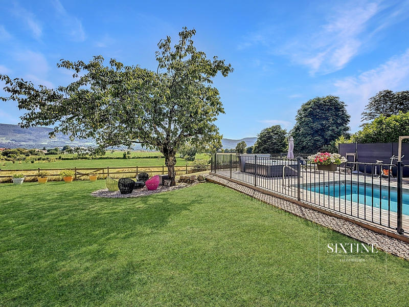 Maison ancienne - 692 m² - 16 pièces