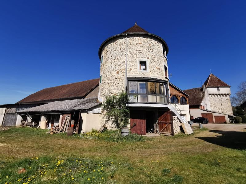 Maison traditionnelle - 442 m² - 24 pièces