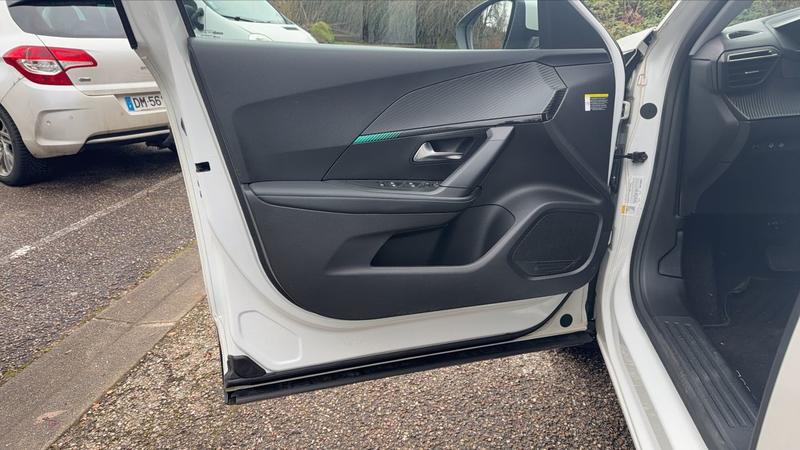 Peugeot 2008 1.2 PureTech 130 Eat8 Allure Pack