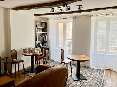 Maison - 230 m² - 13 pièces