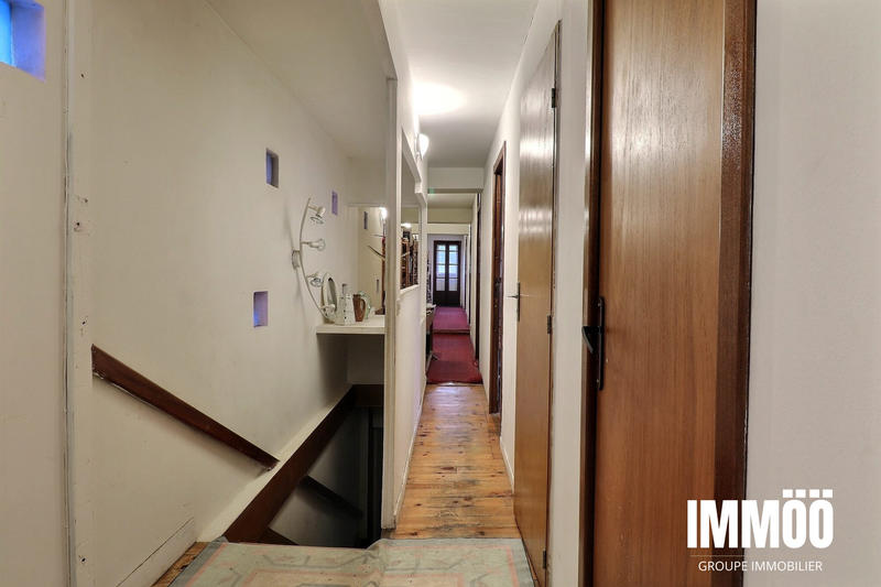 Maison - 250 m² - 9 pièces