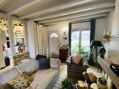 Maison - 95 m² - 5 pièces