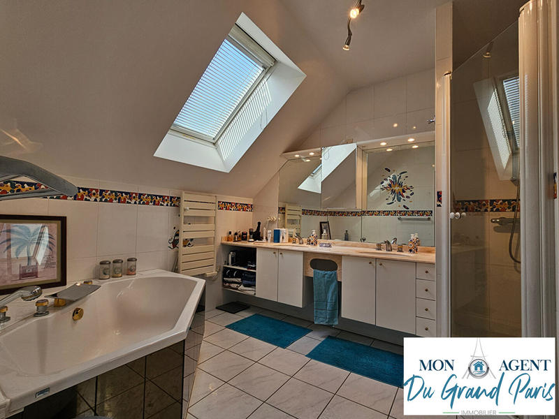 Maison - 175 m² - 8 pièces