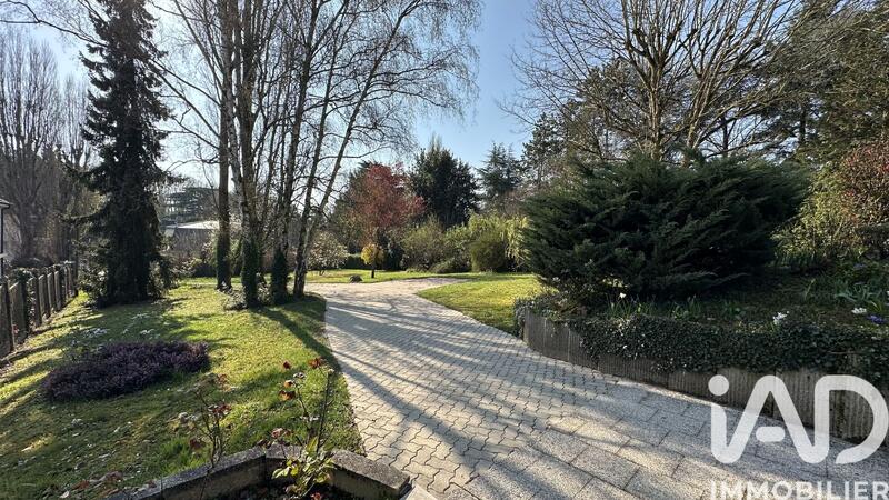 Maison - 164 m² - 8 pièces