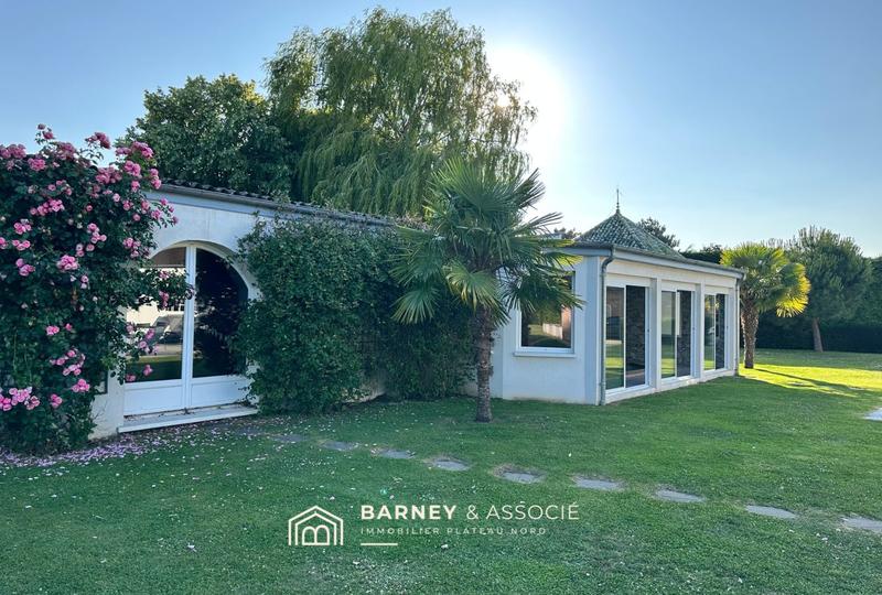 Maison - 350 m² - 8 pièces