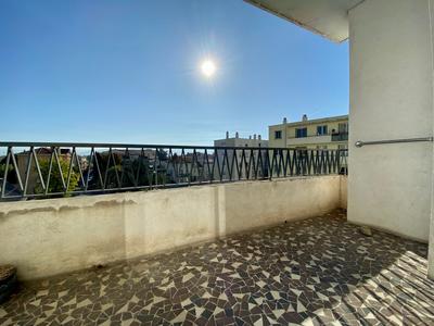 Appartement - 94 m² - 5 pièces